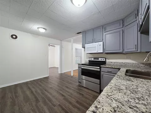 Kitchen - 2503 Taylor St, Commerce, TX 75428 photo 4 of 4