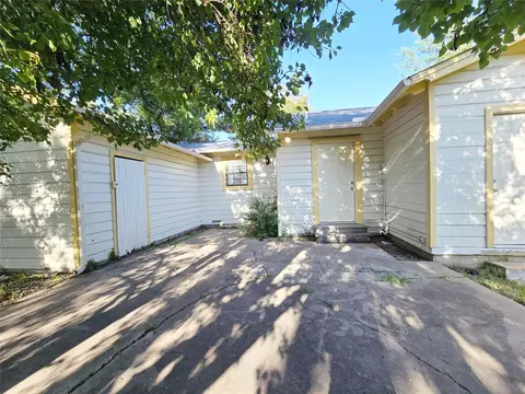 Exterior - 2503 Taylor St, Commerce, TX 75428 photo 10 of 12