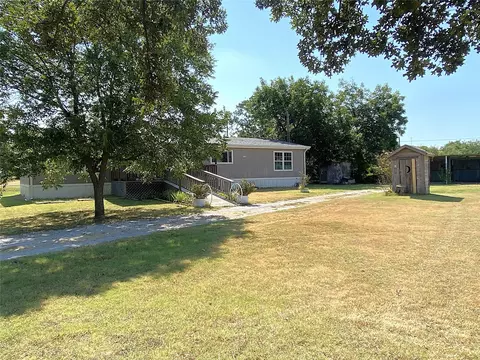 206 E 18th St, Cisco, TX 76437 photo 2