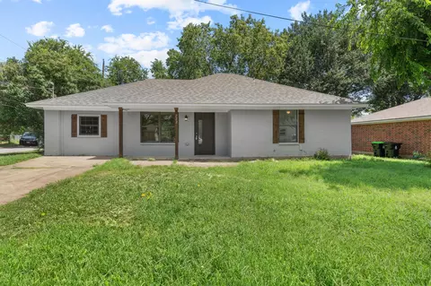 222 E Dennis St, Pilot Point, TX 76258