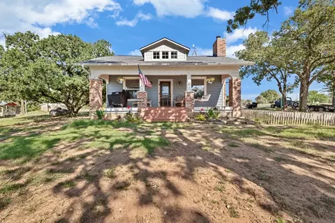 102 Howard Rd, Weatherford, TX 76088