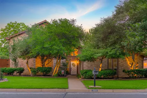 2801 Shadow Dr W, Arlington, TX 76006