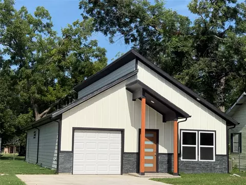 1313 S Walnut St, Sherman, TX 75090