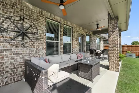 212 Missler Dr, Aledo, TX 76008