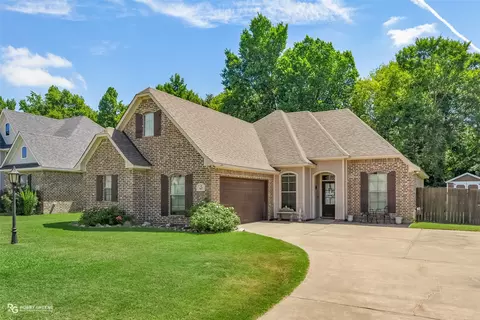 647 Lessie, Stonewall, LA 71078