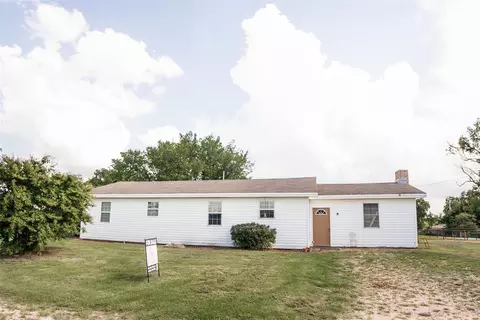 309 W Mill St, Montague, TX 76251