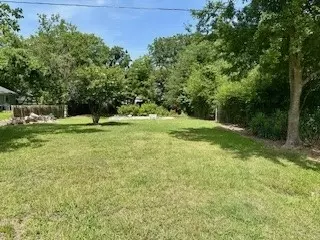 205 N Main St, Edgewood, TX 75117