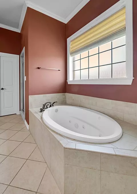 Bath - 74 Independence Trl, Waco, TX 76708 photo 2 of 5