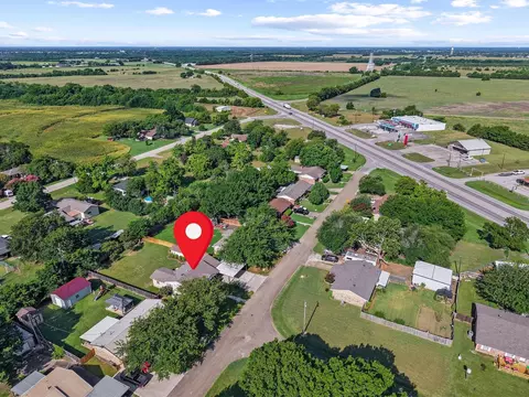 807 Texas St, Trenton, TX 75490