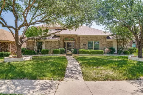 2511 Glen Meadows Dr, Mesquite, TX 75150