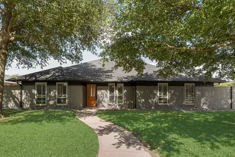 922 Lakeshore Dr, Mesquite, TX 75149