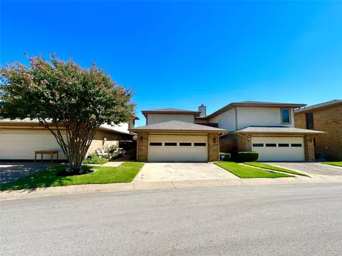 31 Morrow Dr, Bedford, TX 76021