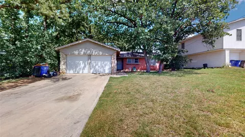 712 Timberline Dr, Kennedale, TX 76060