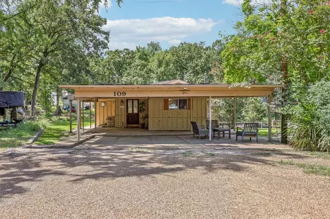 109 N Bay Cir, Mabank, TX 75156
