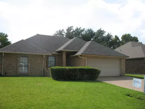 6502 Country Creek Dr, Arlington, TX 76001