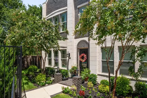 400 Crockett Cir, Roanoke, TX 76262