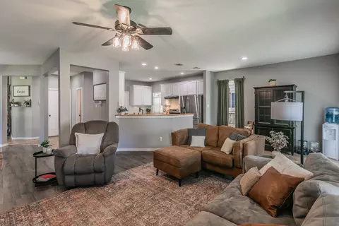 5463 Pecan Creek Cir, Fort Worth, TX 76244