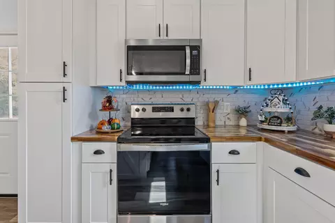 Kitchen - 749 E Marshall Ave, Cooper, TX 75432 photo 5 of 5