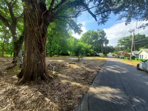 2415 Roosevelt, Shreveport, LA 71104