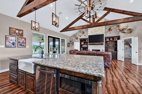 Kitchen - 2340 Wright Rd, Sherman, TX 75092 photo 2 of 4