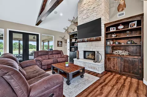 Living - 2340 Wright Rd, Sherman, TX 75092 photo 2 of 3