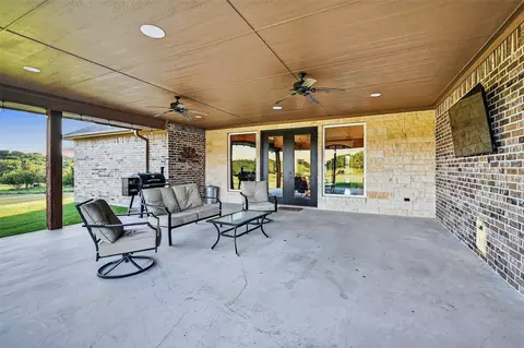 Exterior - 2340 Wright Rd, Sherman, TX 75092 photo 3 of 4