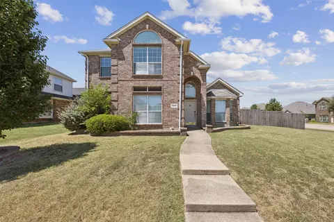 341 Crystal Lake Dr, Desoto, TX 75115