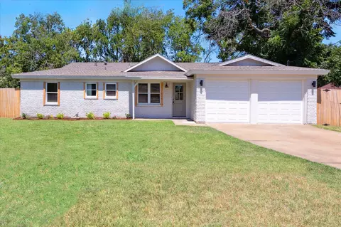 209 Pecan St, Roanoke, TX 76262