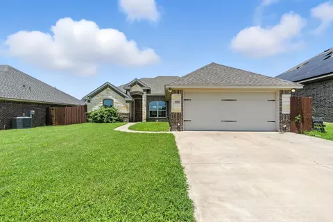 810 Acadia Ct, Tolar, TX 76476
