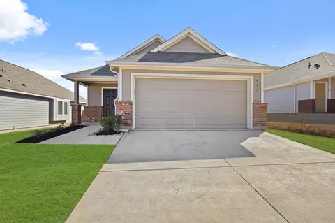 917 Rocket Plane Dr, Fort Worth, TX 76131
