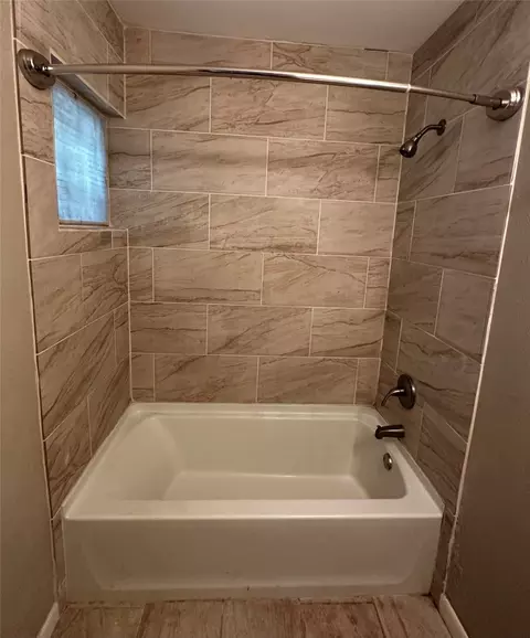 Bath - 400 E Liberty St, Pilot Point, TX 76258 photo 1 of 1