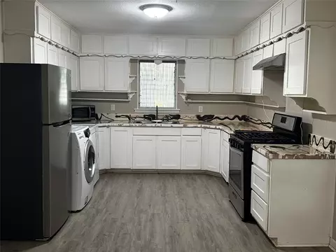 Kitchen - 400 E Liberty St, Pilot Point, TX 76258 photo 1 of 3