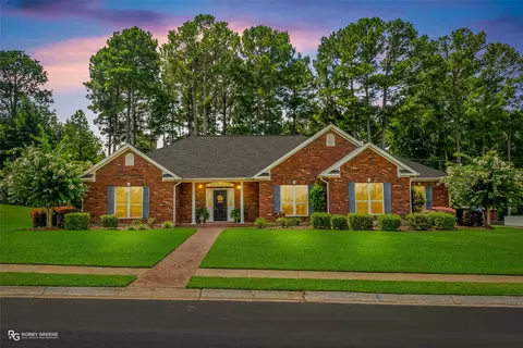 221 Woodhaven Dr, Minden, LA 71055