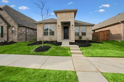 1032 S Hill Dr, Crowley, TX 76036
