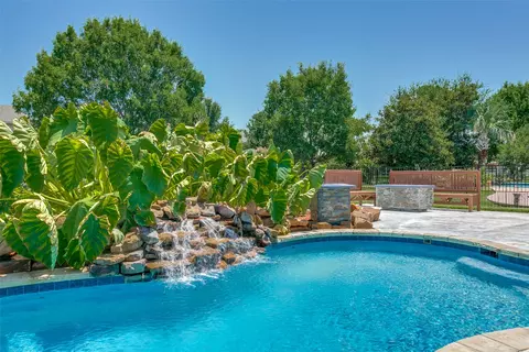 1001 Cheyenne Ct, Shady Shores, TX 76208