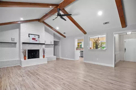 913 Kensington Ct, Bedford, TX 76021