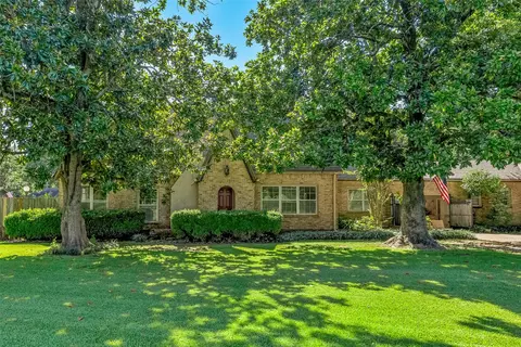 227 Gray St, Belcher, LA 71004