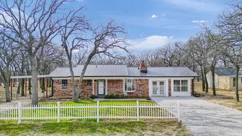 191 Seneca Trl S, Nocona, TX 76255
