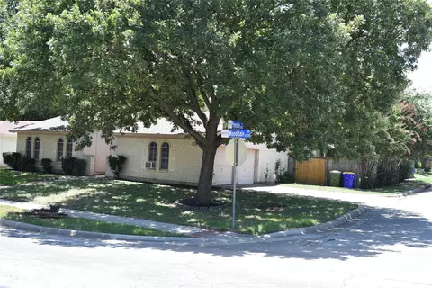 6545 Wooddale Dr, Watauga, TX 76148