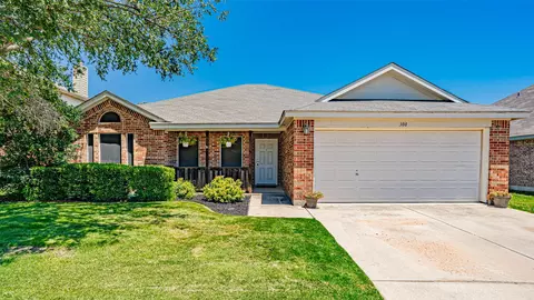 308 Vista Way Dr, Saginaw, TX 76179