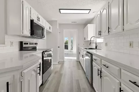 Kitchen - 331 Trees Dr, Cedar Hill, TX 75104 photo 2 of 3