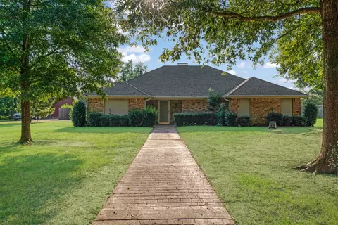 7142 Heather Ln, Paris, TX 75462