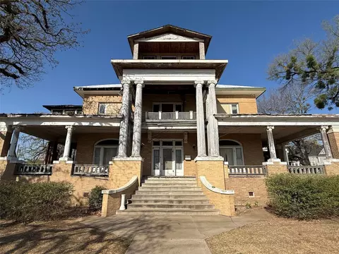 207 NW 4th Ave # A, Mineral Wells, TX 76067