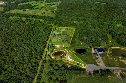 418 Pondview Ln, Nocona, TX 76255
