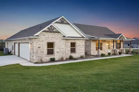405 Red Roan Rdg, Weatherford, TX 76087