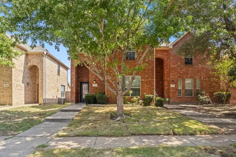 911 Jamie Dr, Grand Prairie, TX 75052