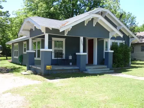 1007 Granbury St, Cleburne, TX 76033