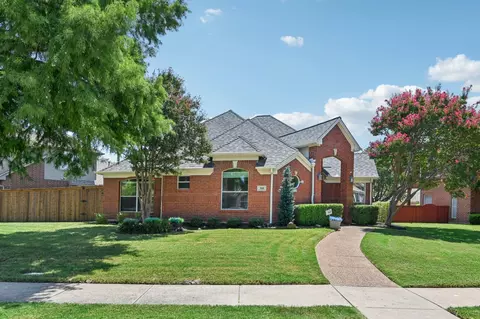 308 Cosbie Dr, Irving, TX 75063