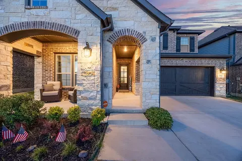 2504 Walker Creek Rd, Fort Worth, TX 76118