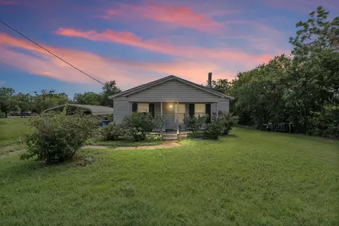 104 S College St, Itasca, TX 76055